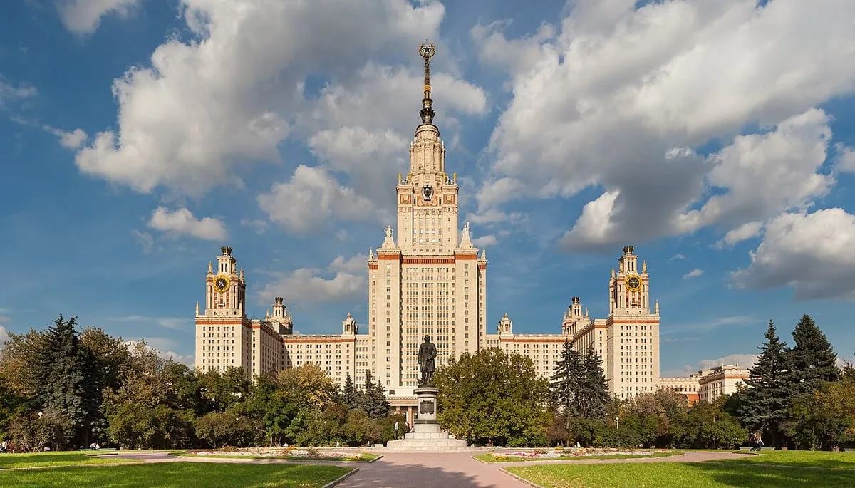 ПВО сбила десять летевших на Москву беспилотников: данные Собянина
