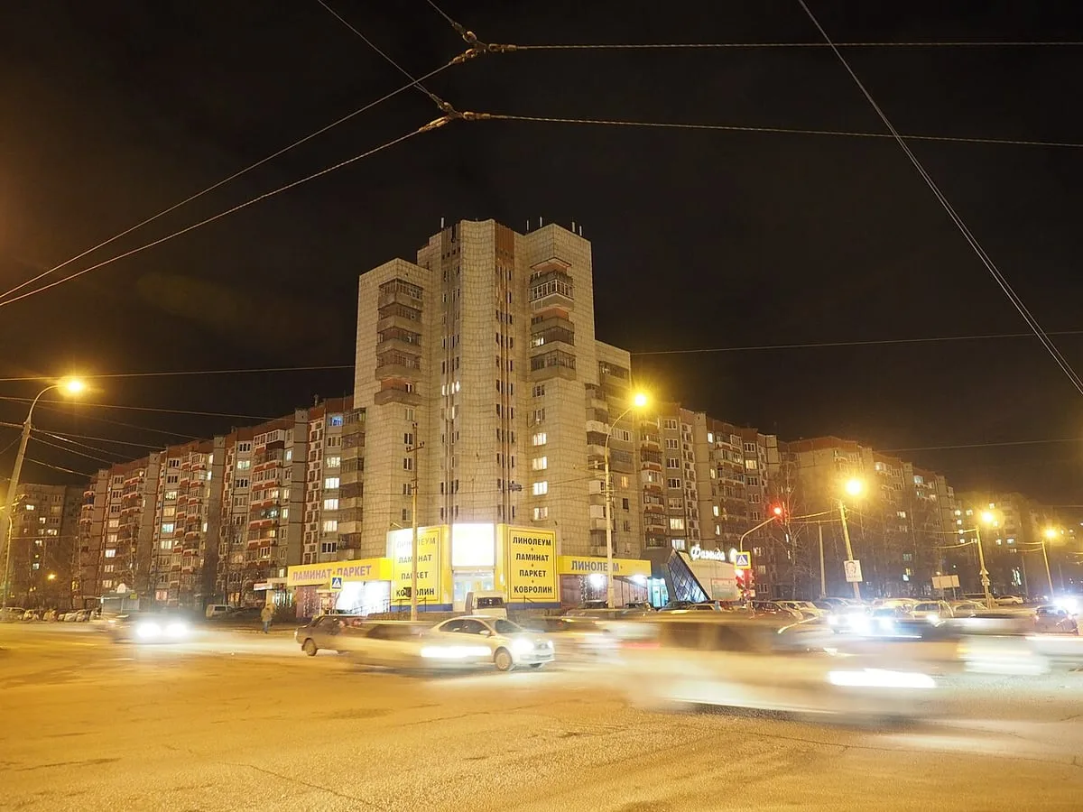 Ракетный удар по Липецку: на промышленном предприятии вспыхнул пожар