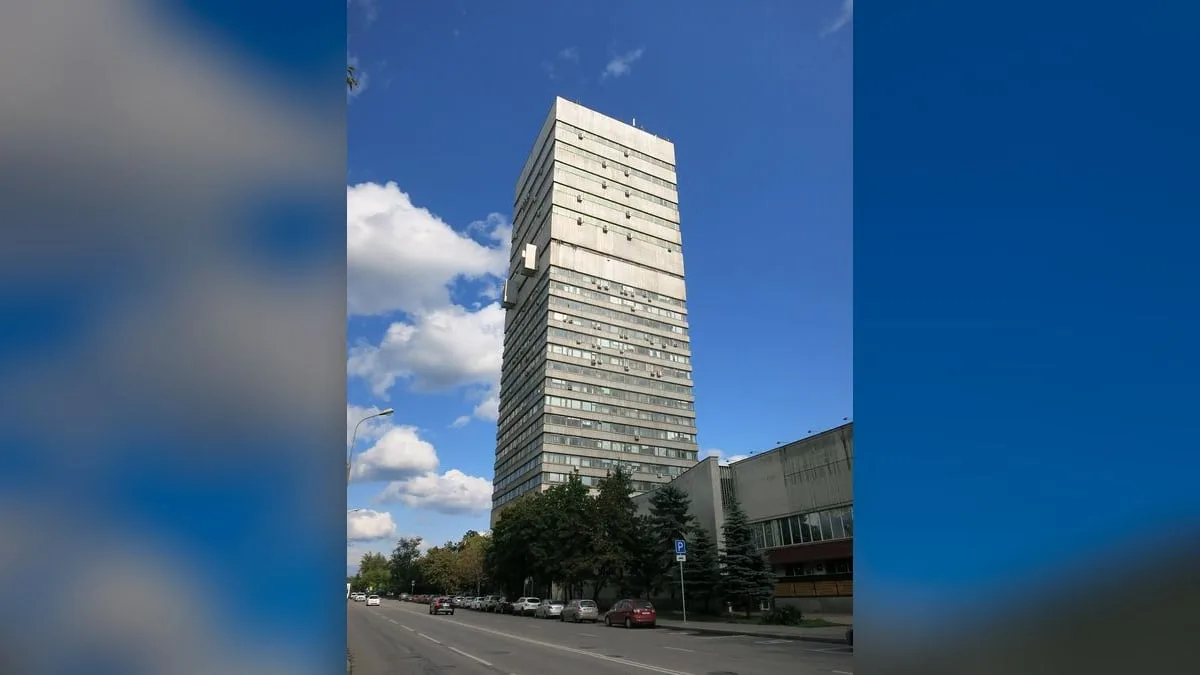 Росстат зафиксировал снижение цен на бензин в России до 76,64 рубля